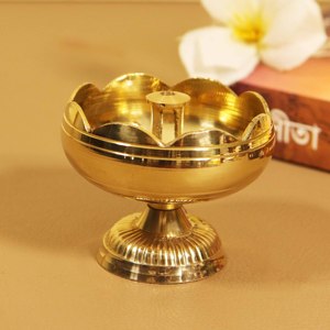 Support de bougie Diya en laiton en forme de lotus, fait main, traditionnel, porte-lampe à huile Deepam pour la maison, le temple, la Pooja, la décoration de festival, les cadeaux - Product Image 3