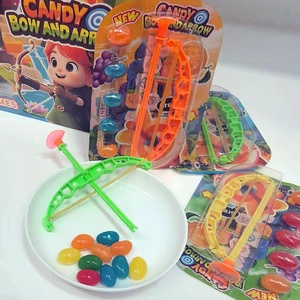 Gomitas Personalizables al por Mayor a Bajo Precio, Dulces de Gelatina para Niños con Juego de Arco y Flecha de Plástico con Dibujos Animados - Product Image 3