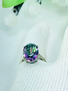 Anillo Único de Plata de Ley 925 con Topacio Místico, Anillo de Regalo de Aniversario con Piedra Arcoíris Brillante - Product Image 1