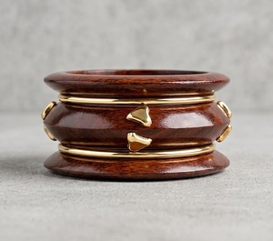 Bracelets en bois faits à la main avec textures naturelles et designs élégants, style vintage pour la mode ethnique et les cadeaux - Product Image 5