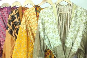 Nouveauté Robe Kimono en soie pour femmes, robe de chambre en mousseline de soie au genou, veste, vêtements de nuit pour demoiselles d'honneur, vente en gros, lot disponible - Product Image 4