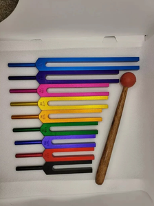 Diapasons Solfège colorés non lestés, lot de 9 avec étui et marteau, précision garantie. - Product Image 2