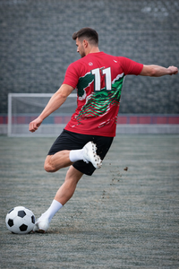 เสื้อซับลิเมชั่นระบายอากาศสำหรับฤดูใบไม้ร่วงปี 2026 ราคาถูก ขายส่งสำหรับผู้ค้าปลีก ผ้าดรายฟิต ซับเหงื่อ พร้อมบริการพิมพ์ลายแบบ OEM - Product Image 5