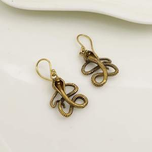 Boucles d'oreilles pendantes vintage en forme de serpent, plaqué bronze antique, laiton, bijoux fantaisie unisexe - Product Image 3