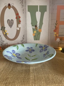 Tazón de Ensalada de Cerámica Hecho a Mano con Patrón Floral Artístico de Lavanda, Superficie Esmaltada Duradera para Vajilla Moderna y Elegante - Product Image 4