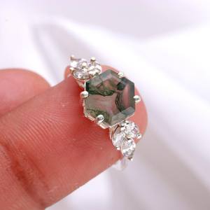 Bague Hexagonale en Agate Mousse Naturelle, Argent Sterling 925, Certifiée IGI, Bijou Minimaliste Fait Main en Pierre Précieuse, Cadeau de Fiançailles ou de Guérison - Product Image 4