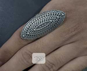 Anillo en relieve ligero oxidado de estilo antiguo, joyería para mujer, Diseño Artesanal para atuendo informal y tradicional - Product Image 5