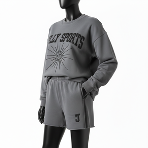 Conjunto de Sudadera y Pantalones Cortos de Felpa de Algodón y Poliéster Premium para Mujer, Diseño con Panel de Logotipo de Pedrería - Product Image 4