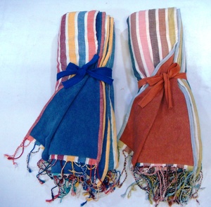 Pareo de playa a rayas teñido con hilo, 2 en 1: frente de poliéster y algodón, reverso de toalla. - Product Image 2
