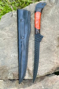 มีดแล่เนื้อทำมือ Edge Master ผลิตจากเหล็กกล้าไร้สนิม ด้ามไม้ผสมเรซิ่น พร้อมปลอกหนัง ดีไซน์ทันสมัย ใช้กับเครื่องล้างจานได้ - Product Image 4