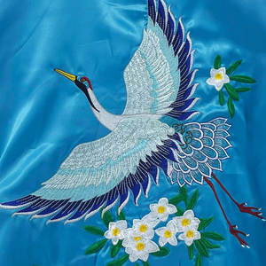 Chaqueta Sukajan de Invierno con Bordado Moderno, Cuello Alto, Logotipo Frontal, Tela Suave, Diseño Elegante para un Estilo Urbano Diario - Product Image 4