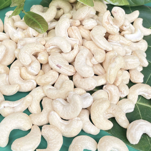 ผลิตเม็ดมะม่วงหิมพานต์ W180 เม็ดมะม่วงหิมพานต์แบบขายส่ง ส่งออกไปยังสหภาพยุโรป ตะวันออกกลาง เอเชีย จากซานติโก - Product Image 1