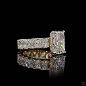 Anillo de Compromiso Solitario con Diamante de Corte Radiante Moissanite para Mujer, Plata 925 Original, Regalo Encantador para Ella en Aniversario u Ocasiones Especiales - Product Image 4