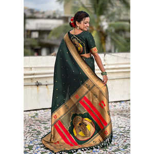 Sari en soie Paithani tissé en zari vert bouteille, écharpes et châles ethniques - Product Image 5