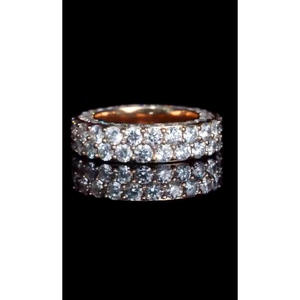 Bague d'éternité en moissanite taille brillant ronde en or rose 14 carats, pavée intégrale, pour mariage ou anniversaire, bague de luxe empilable - Product Image 1