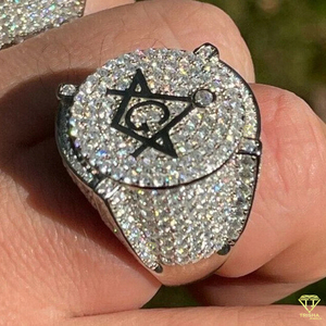 Bague Hip Hop en Acier Inoxydable avec Diamant Moissanite et Symbole Franc-Maçon - Product Image 4