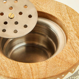 Juego de Incensarios de Metal Pintados a Mano con Madera Moderna, de Lujo, con Cuenco Dorado para Bakhoor y Detalles Plateados Texturizados, Venta al por Mayor - Product Image 4