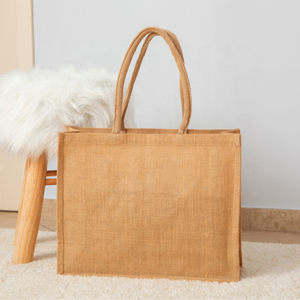 Fabricant de sacs de jute écologiques sur mesure Sac fourre-tout personnalisé en toile de jute avec logo pour les événements et un usage quotidien - Product Image 1
