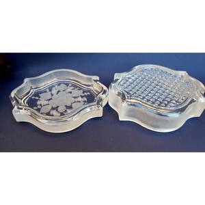 Una forma elegante que aporta refinamiento a cualquier tocador. Un estuche lujoso diseñado para celebrar tu estilo personal. - Product Image 5