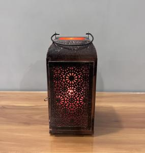 Lámpara Decorativa Marroquí de Hierro Forjado L536 con Portavelas de Vidrio Colgante de 5.25X5.25X10.75 Pulgadas para Decoración de Mesa del Hogar - Product Image 6