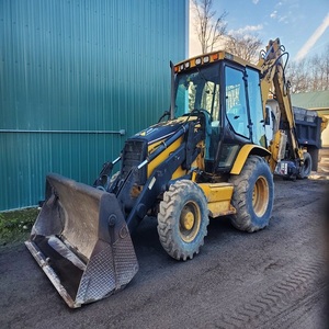 Chargeuse-pelleteuse Caterpillar avec une puissance de creusement exceptionnelle, une capacité de chargement excellente et un fonctionnement fiable - Product Image 6