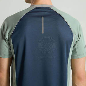 Ensemble t-shirt et short de sport premium pour homme, tissu respirant, coupe confortable, vêtements de sport pour entraînement et activités sportives - Product Image 6