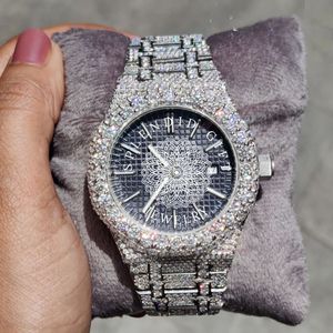Reloj de Lujo para Hombre con Movimiento de Cuarzo ETA, Resistente al Agua 10m, Cristal de Zafiro, Esfera Analógica de 28mm, Cierre Oculto, Caja Plateada con Moissanita - Product Image 3