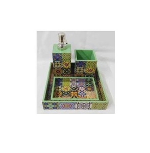Juego de Baño Redondo Portátil Moderno de Tres Piezas de Resina Acrílica Azul Cielo de Lujo de ILAHI con Diseño Floral Uttar Pradesh - Product Image 6