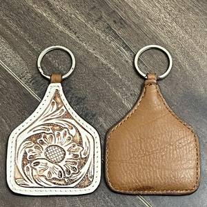 Porte-clés en cuir véritable personnalisé de luxe, fait main et gravé, nouveau motif floral, vente en gros, porte-clés de sac ou de voiture fait main, cadeau - Product Image 6