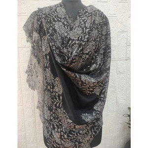 Elegante y Suave Chal de Lana Fina con Encaje Brillante para Mujer, 70x200 cm, Ligero, 80% Lana Fina, 20% Seda, Atemporal - Product Image 6