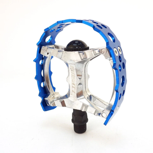 แป้นเหยียบจักรยาน Tipsum 9/16" Odyssey Bear Trap รุ่น Old School BMX แบบ Sharp Pin สำหรับชุดข้อเหวี่ยง 3 ชิ้น - Product Image 5