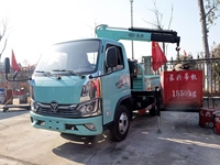 Camion léger Foton de 3 tonnes avec grue à flèche pliante de 2 tonnes