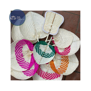 [ALTA CALIDAD] |   Abanico de Mano Tejido con Hojas de Palma, Suministro al por Mayor |   Ventilador portátil para decoración de fiestas y bodas en Vietnam - Product Image 1