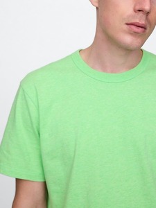 เสื้อยืดผู้ชายสีเขียวล้วน ผ้าฝ้าย แขนสั้น คอกลม ทรงปกติ สวมใส่สบาย ผ้าเจอร์ซีย์ถัก ดีไซน์เรียบง่าย รับผลิตตามสั่ง - Product Image 4