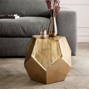 Table d'appoint en métal JewelLike, qui brille magnifiquement sous les lumières, améliorant ainsi l'ambiance générale. - Product Image 3