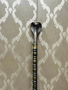 Bastón con Cabeza de Cobra Tallada a Mano en Latón y Madera de Haya |   Bastón de Serpiente de Arte Popular Original - Product Image 5