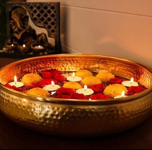Handcrafted Hammered Golden Metal Urli Bowl Floating Candles Flowers Decorative Brass Finish <b>Tea</b> <b>Light</b> Holder Lid <b>Christmas</b> Home - Product Image 2