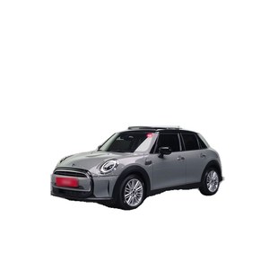 Mini Cooper 5 portes Classic Plus avril 2022 59 303 km Volant à gauche Sièges en cuir Caméra de recul - Product Image 1