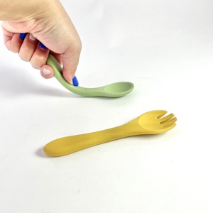 Juego de Tenedor y Cuchara de Silicona para Bebés, Utensilios de Entrenamiento para Niños Pequeños con Punta Suave, Grado Alimenticio, Fácil de Limpiar, Apto para Lavavajillas - Product Image 2