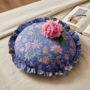 Housse de coussin ronde en coton doux faite à la main en Inde avec franges |   Fermeture à cordon |   Bleu périvinyle |   Faible MOQ Vente en gros Inde - Product Image 1