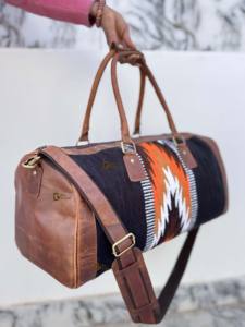 Nouveauté 2026 : Sacs de voyage en cuir véritable style vintage aztèque, motif western, grands sacs de voyage multi-usages - Product Image 3