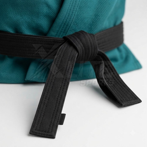 Nouvelle tenue de karaté élégante et performante pour hommes, logo sur le devant, 100% coton, convient à tous les niveaux de pratique des arts martiaux - Product Image 6