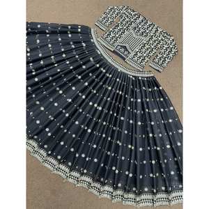 DHK Designer indien et pakistanais rouge brodé Lehenga Choli avec séquence de travail 2XL Taille 1kg - Product Image 3