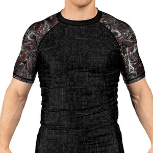 Haut de compression respirant anti-UV pour homme, personnalisé, de haute qualité, respectueux de l'environnement, avec design par sublimation, personnalisable - Product Image 6
