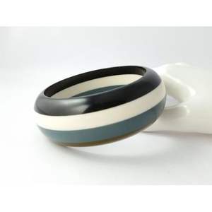 กำไลข้อมือเรซิ่นและไม้คริสตัลสุดหรู เครื่องประดับแฟชั่นที่ประณีต - Product Image 1