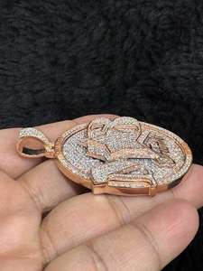 Pendentif étoile personnalisé serti de diamants, plaqué or, rond, avec diamants Moissanite, logo personnalisé, pour homme - Product Image 4