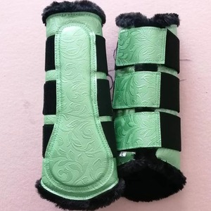 Protège-tendons d'équitation professionnels en maille, conçus pour un confort léger et une protection fiable des jambes - Product Image 2