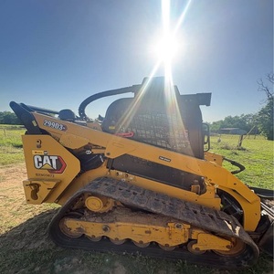 Cargadora Compacta de Ruedas Caterpillar 236D3 con Cabina Cerrada para Construcción y Manejo de Materiales - Product Image 2