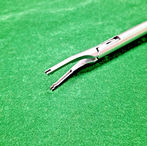 Best Quality Stainless Steel Hemo-Lock Applier Large <b>Laparoscopic</b> Endoscopy Reusable Surgical <b>Instruments</b> by Mahfooz <b>Instruments</b> - Product Image 5