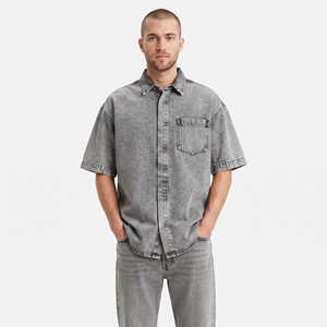 Chemise en jean respirante vintage américaine pour homme, style streetwear, manches courtes, poche poitrine, haute qualité - Product Image 1